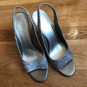 Anne Klein paisley slingback peeptoes, 8.5M, NWOB